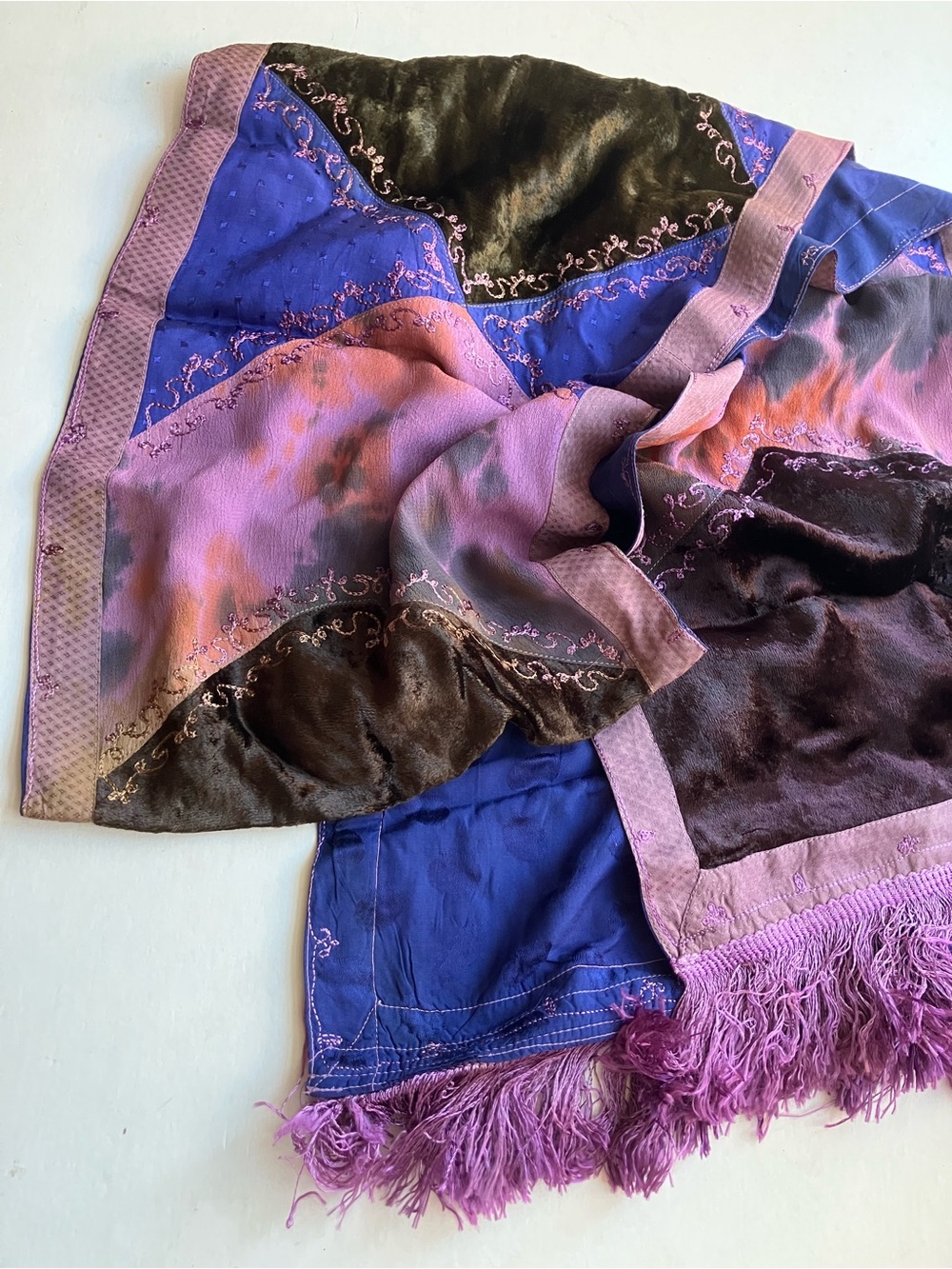 Tienda Ho Wrap Patchwork Velvet Rayon Embroidered Fringe Scarf